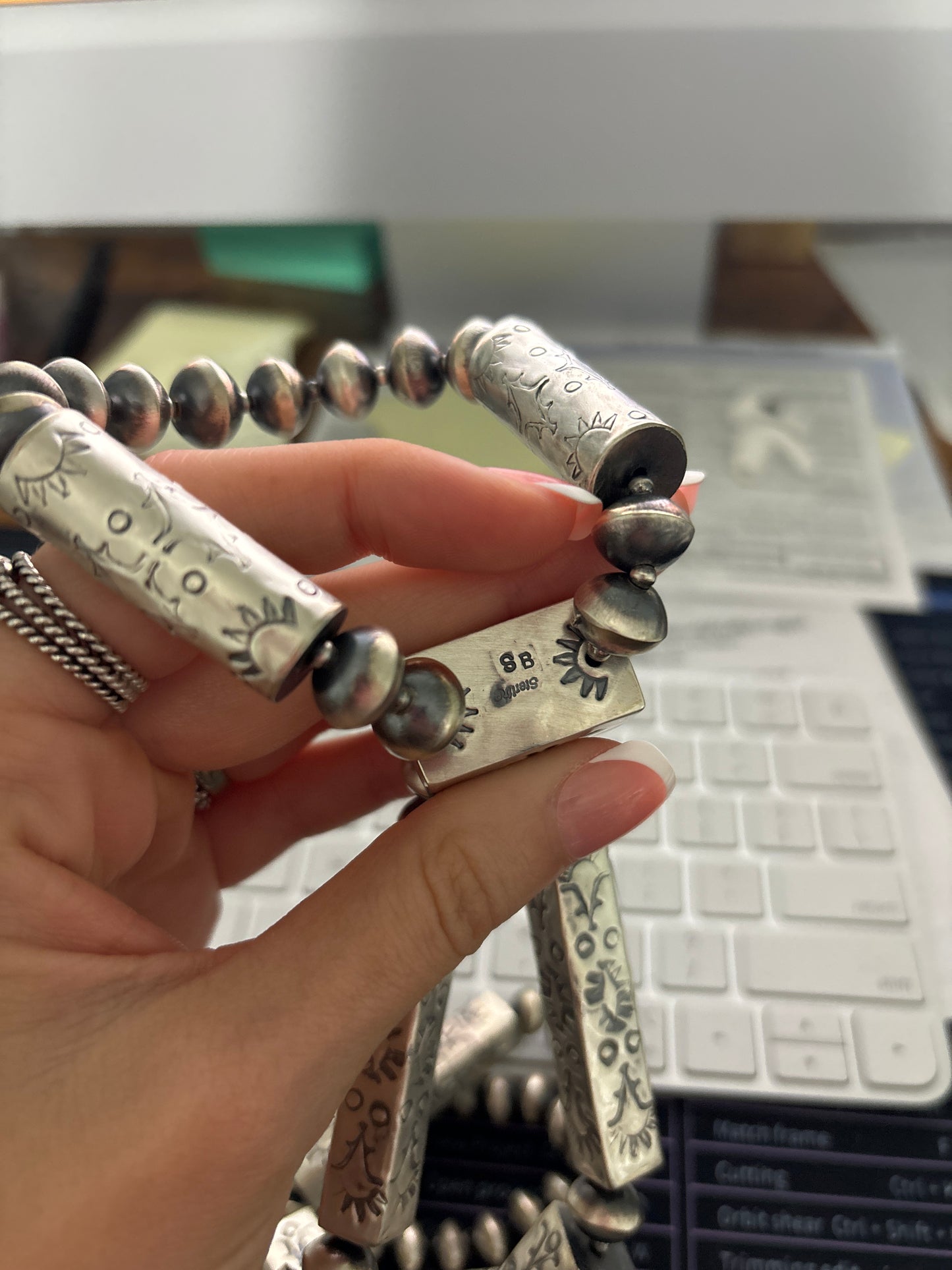 The Laira 34.5" Navajo Pearl Jacla Set