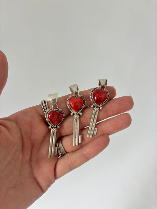 The Vyla Pendant