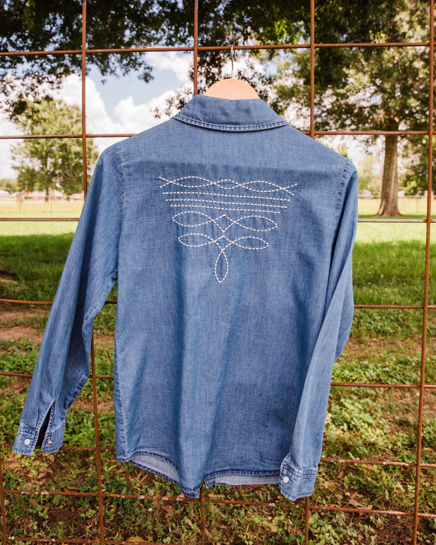 The Bota | Embroidered Pearl Snap Long Sleeve