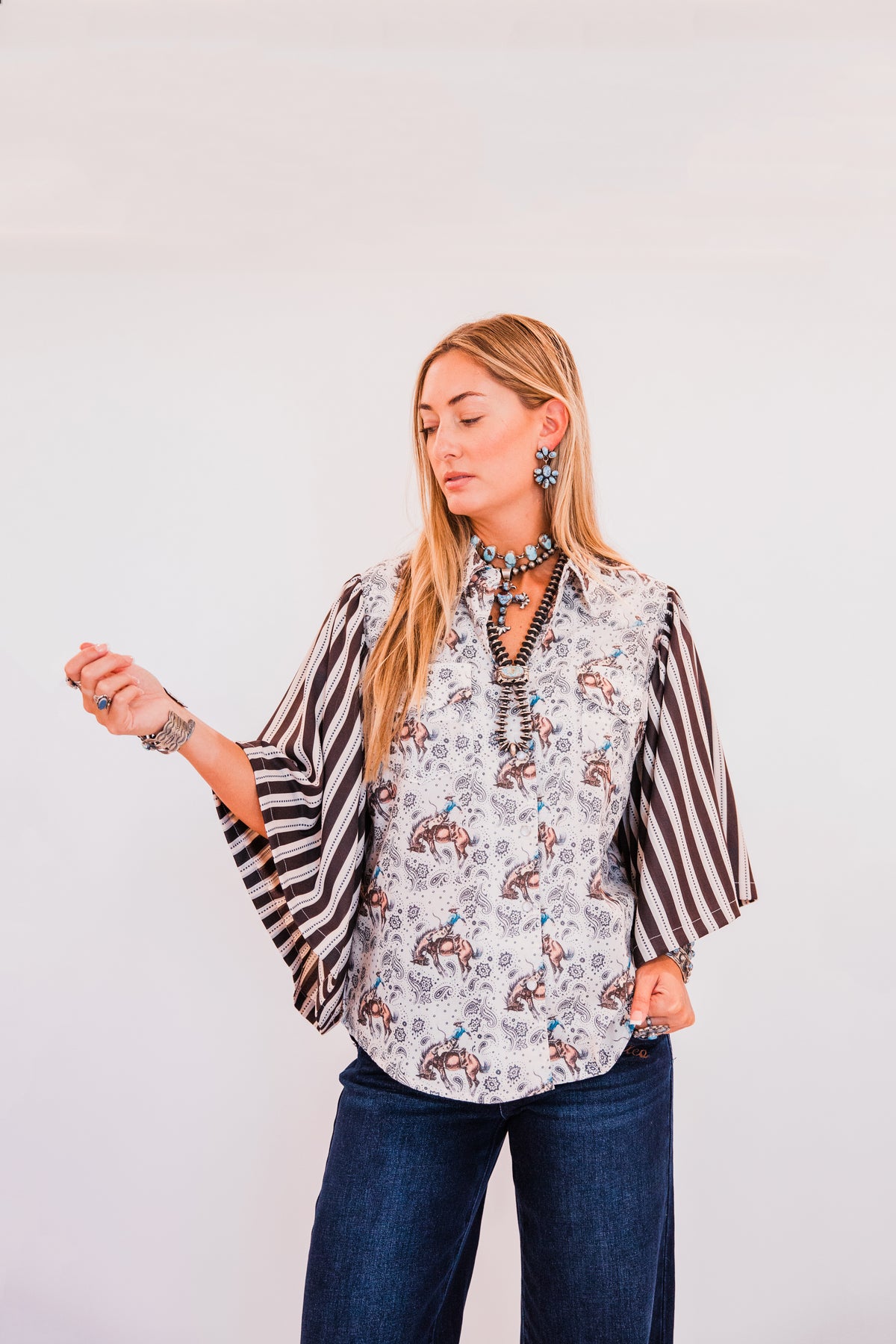 The Delaney | Ivory Bucking Horse Paisley Top