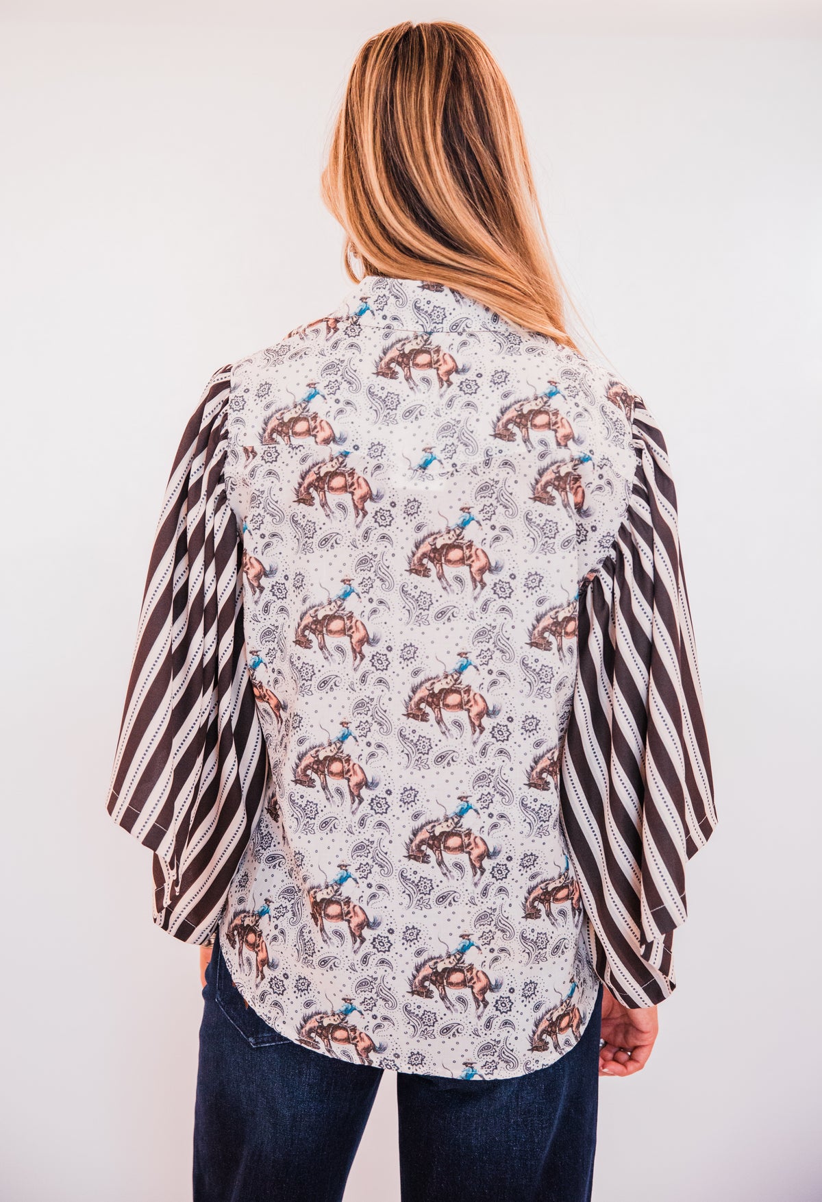 The Delaney | Ivory Bucking Horse Paisley Top