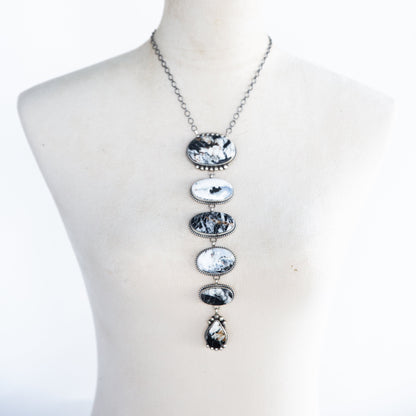 The Senoria | White Buffalo Lariat by Vicky Hicks