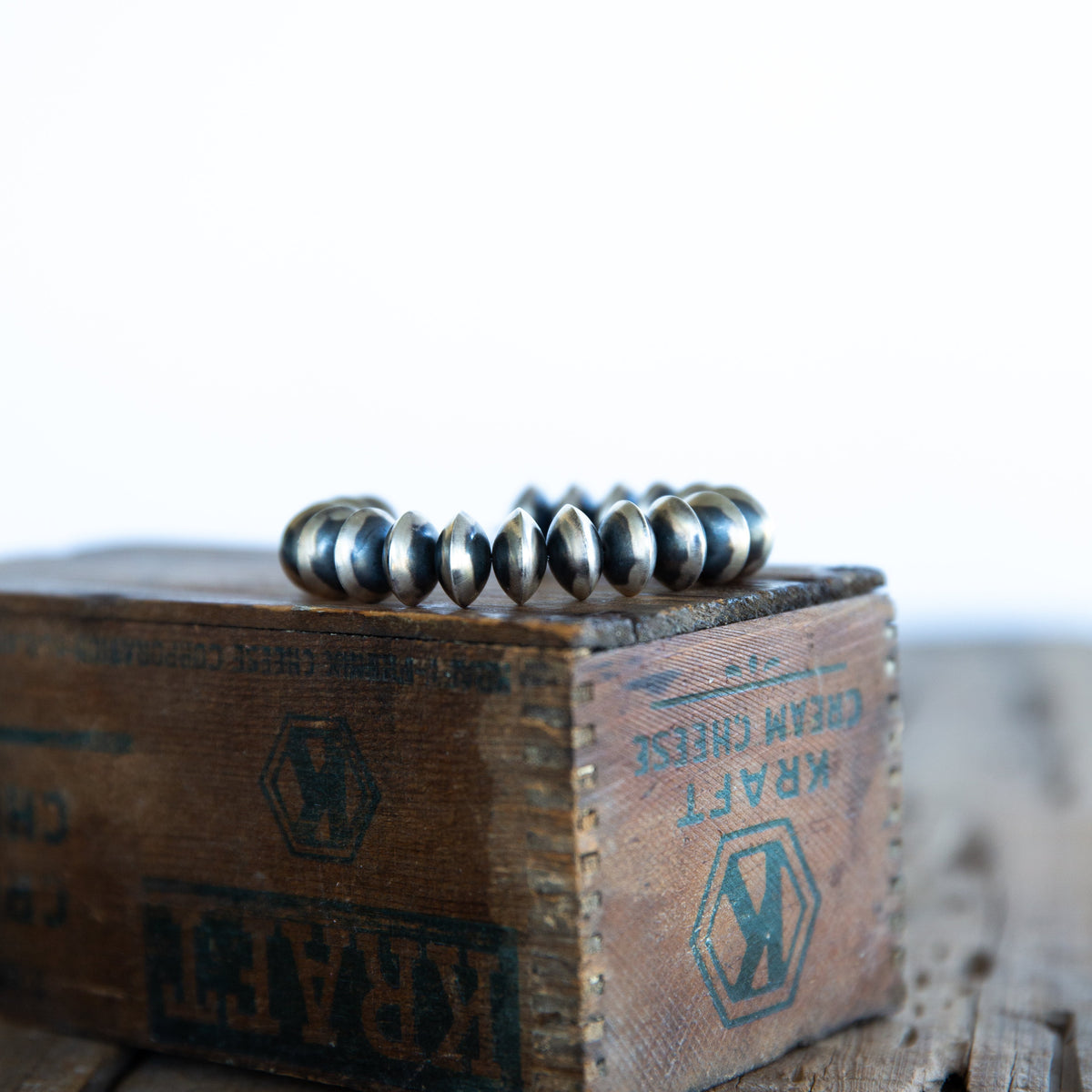 The Darsa | 15mm Handmade Saucier Navajo Pearl Bracelet