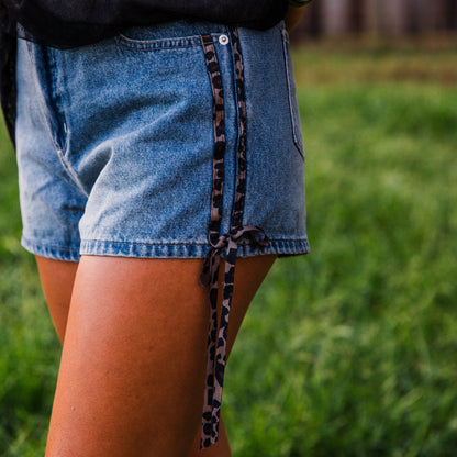 The Leopardo's | Denim Shorts with Leopard Bows