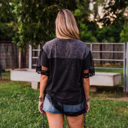 The Wild Horse | Lace Horse Graphic Tee