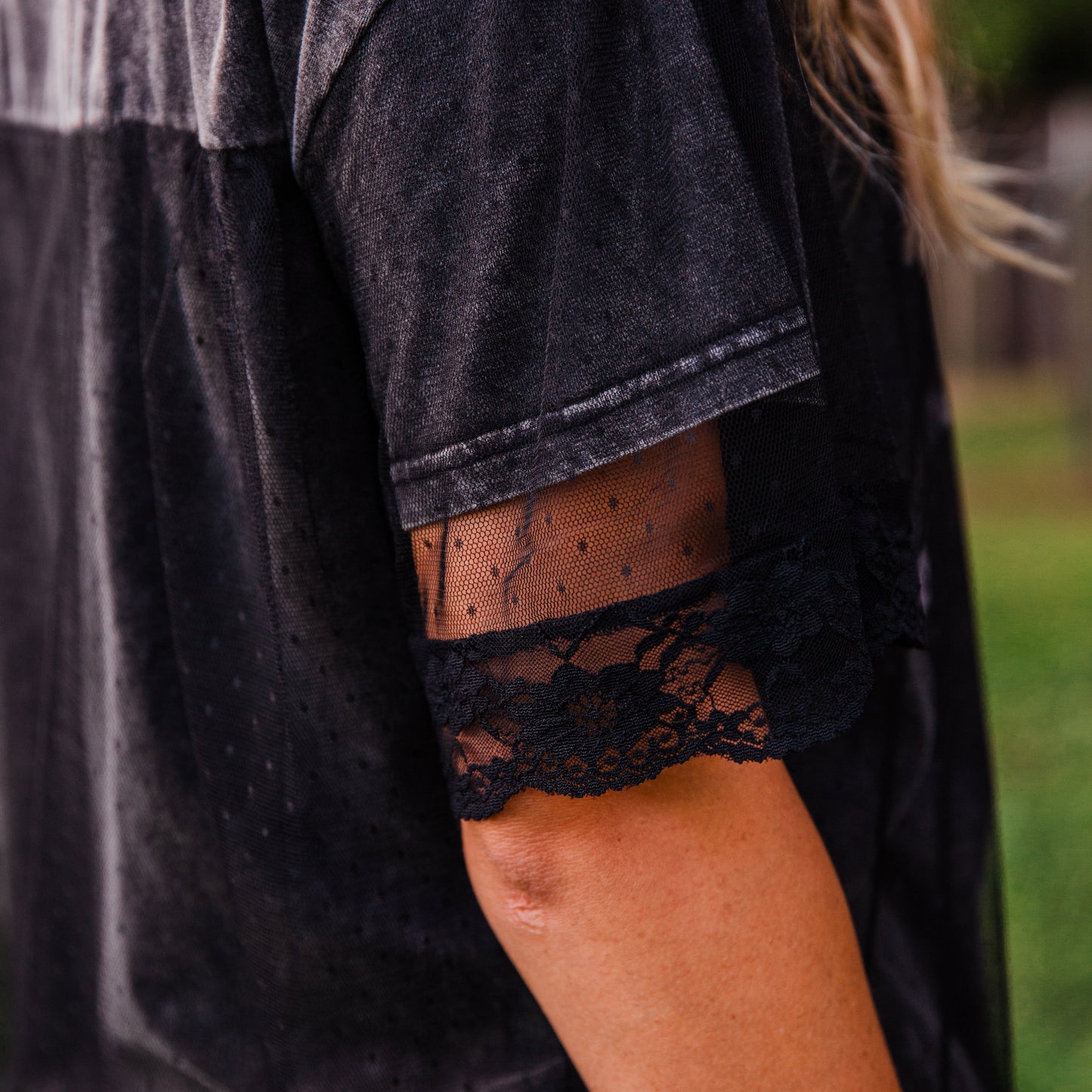 The Wild Horse | Lace Horse Graphic Tee