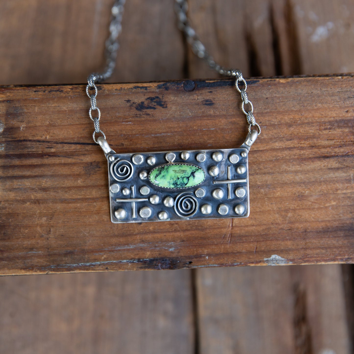 The Primera | Green Gaspeite Bar Necklace