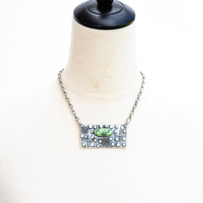 The Primera | Green Gaspeite Bar Necklace