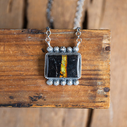 The Leawood | Blackjack Bar Necklace