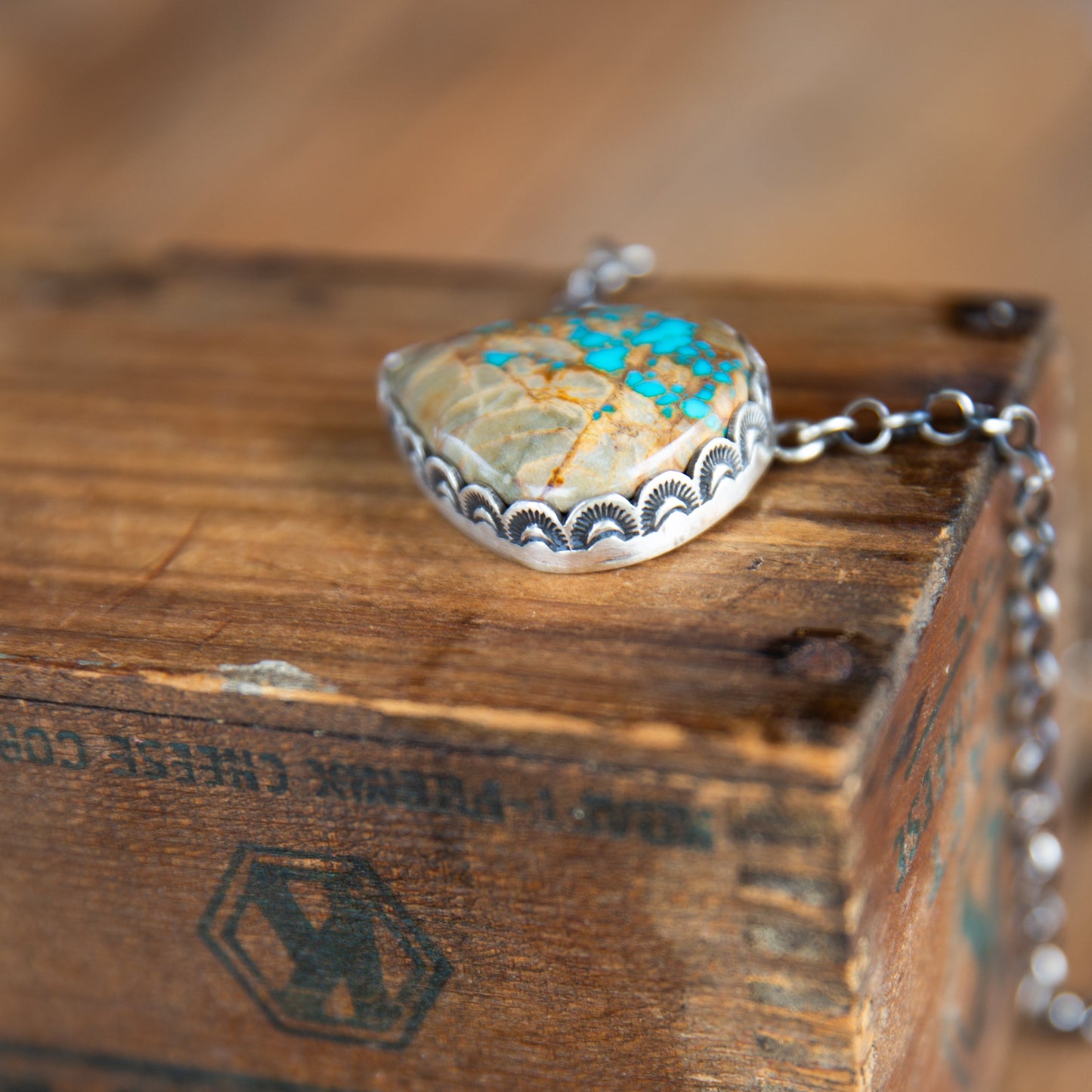 The Sorento | Royston Ribbon Teardrop Bar Necklace
