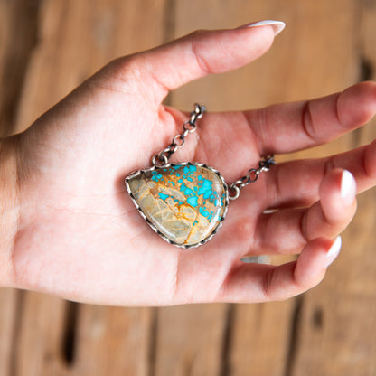 The Sorento | Royston Ribbon Teardrop Bar Necklace