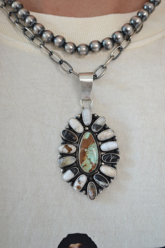 The Arvell Pendant
