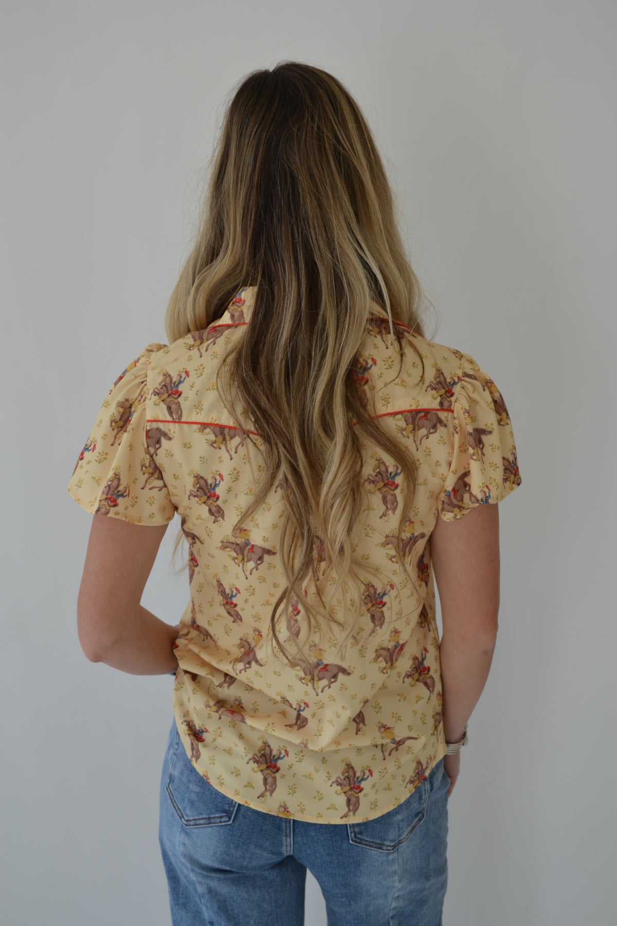 The Della | Yellow Floral Horse Pearl Snap