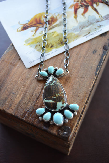 The Livy Necklace