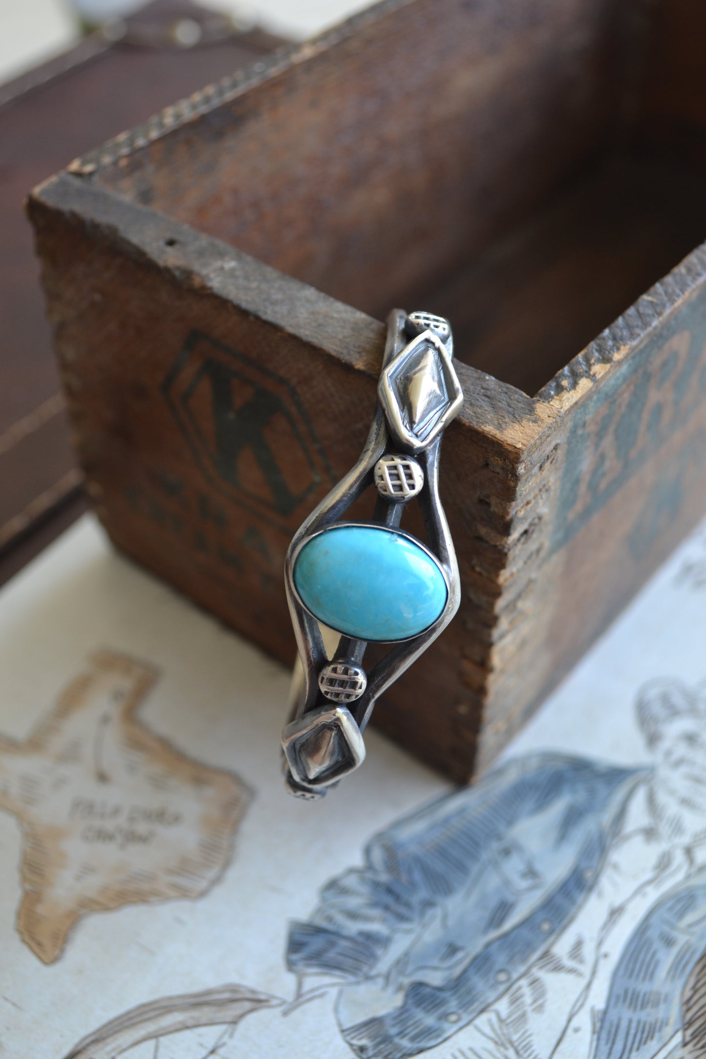 The Sallisaw Single Stone Cuff