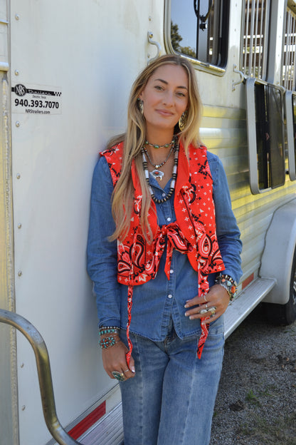 The Pañuelo Vest