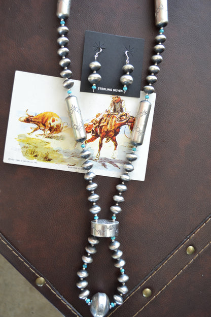 The Mondovi 31.5" Navajo Pearl Jacla Set