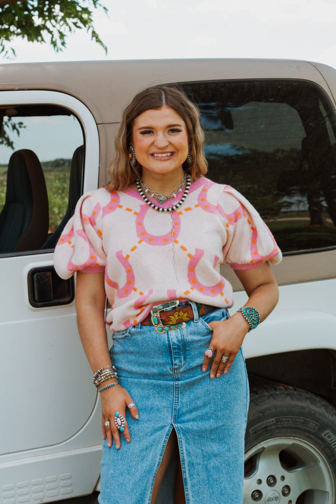 multi color short sleeve horse shoe sweater top