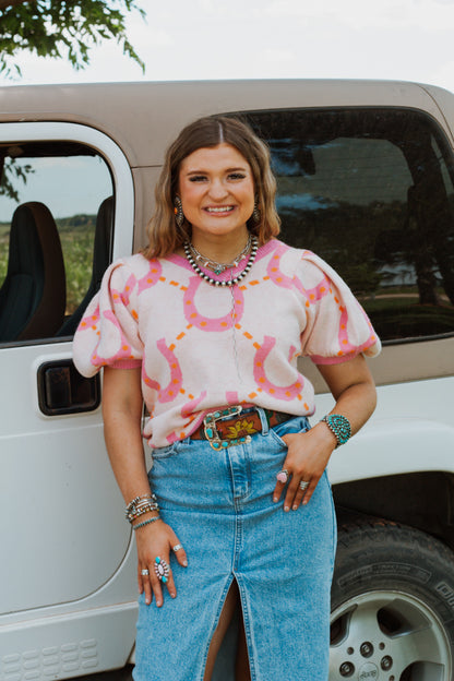 multi color short sleeve horse shoe sweater top