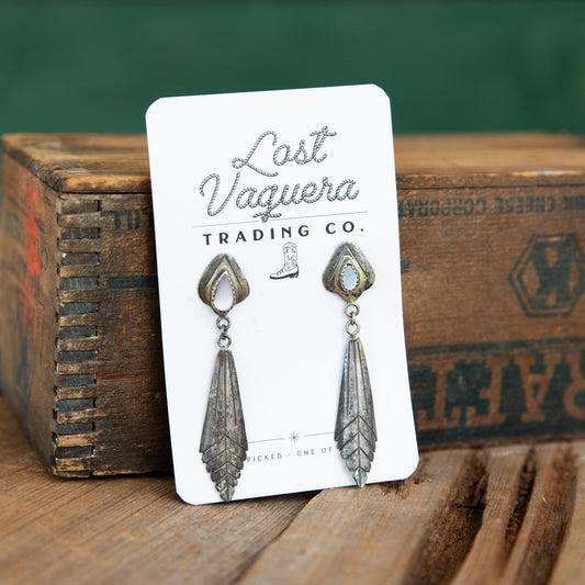 The Magestic’s | Vintage Mother of Pearl Earrings