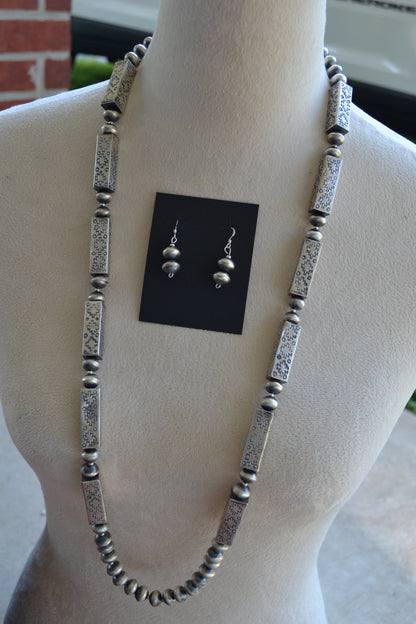 The Quinn 36” Navajo Pearl Set