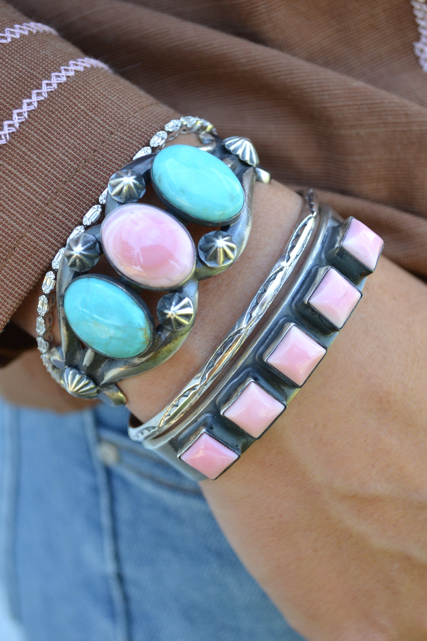 The Sumner 5 Stone Pink Conch Cuff
